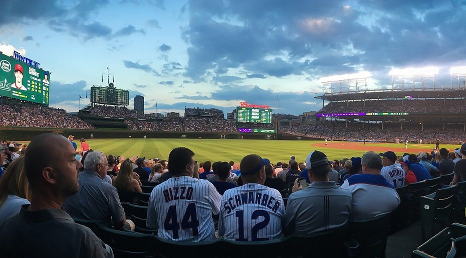 5 hotels near Wrigley Field Chicago with free parking
